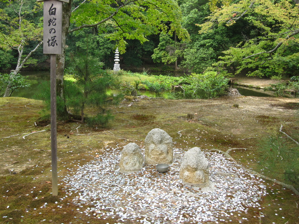 きっとご利益のある金閣寺地蔵