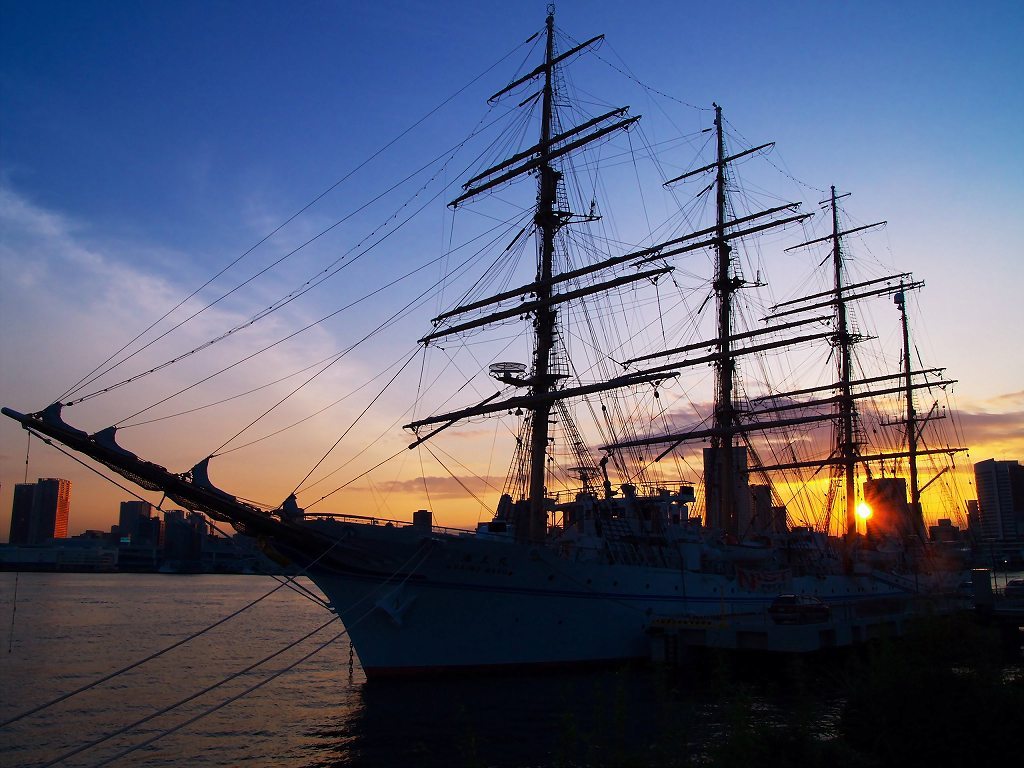 海王丸シルエット