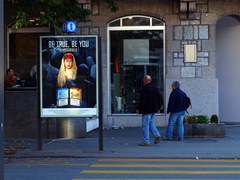 ブリーク駅傍のお洒落な観光案内所