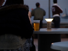寒空の下のデート（羽田・国際線旅客ターミナル展望デッキ）