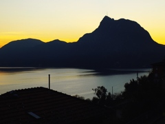 サンサルバドーレ山(ルガノ・ガンドリアより)