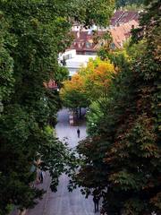 旧市街のダウンタウン