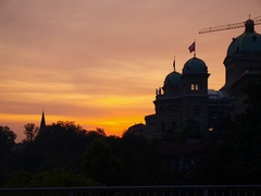 議事堂のシルエット