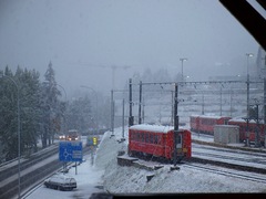 降雪の日の駅構内