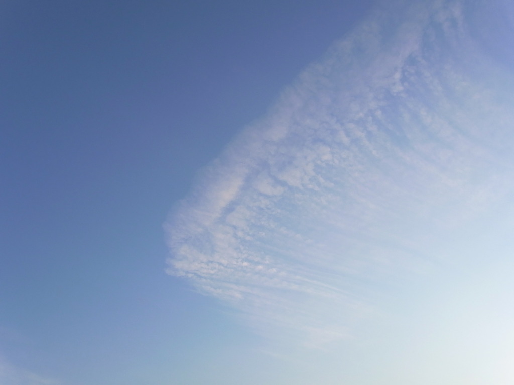 波な雲。