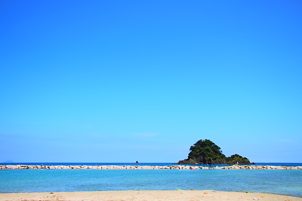 空と海。。。島も。