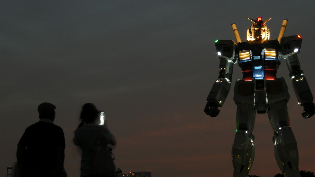 光るガンダム