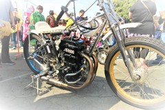 R 600