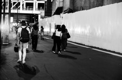 モノクロで撮る夜のスナップ13