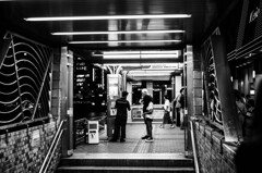 モノクロで撮る夜のスナップ7