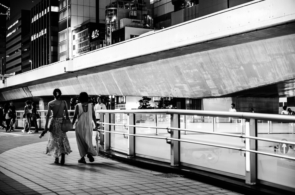 モノクロで撮る夜のスナップ22