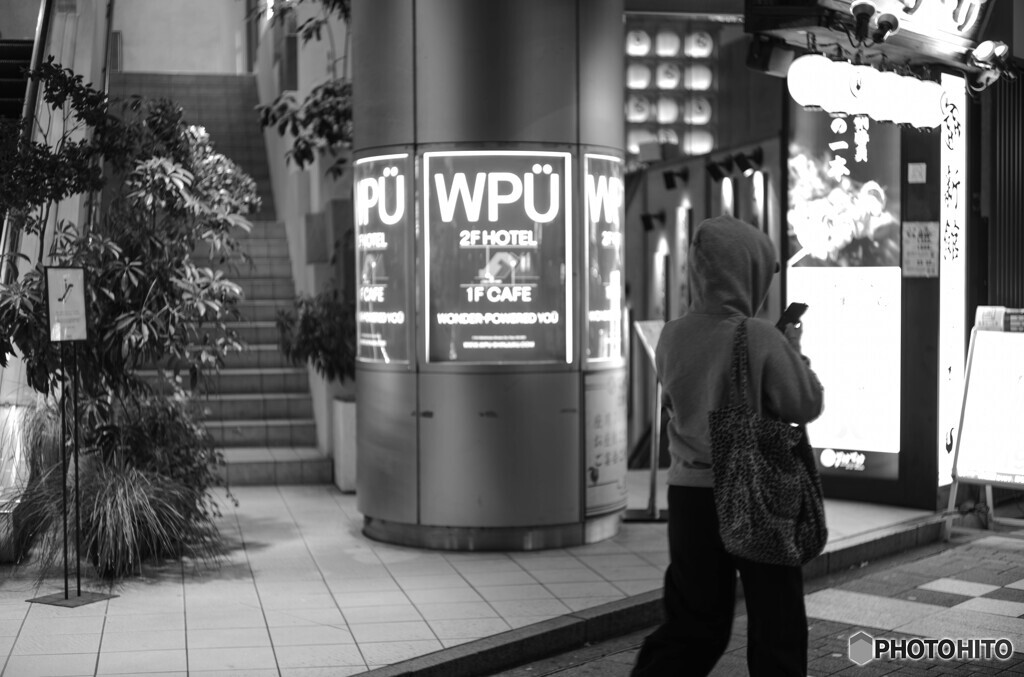 モノクロで撮る夜のスナップ55