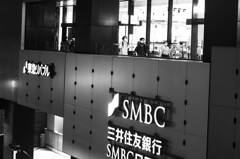 モノクロで撮る夜のスナップ19