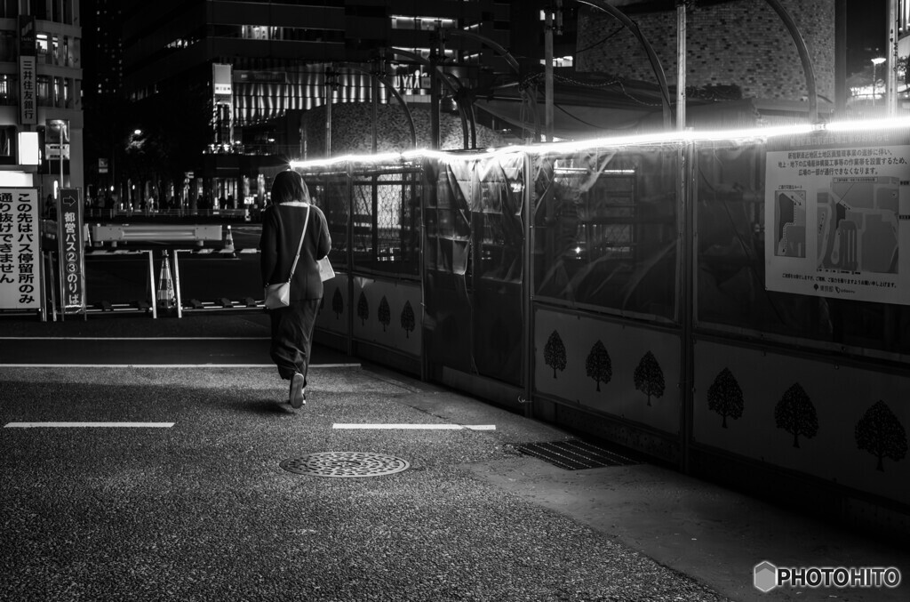 モノクロで撮る夜のスナップ51