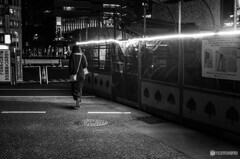 モノクロで撮る夜のスナップ51