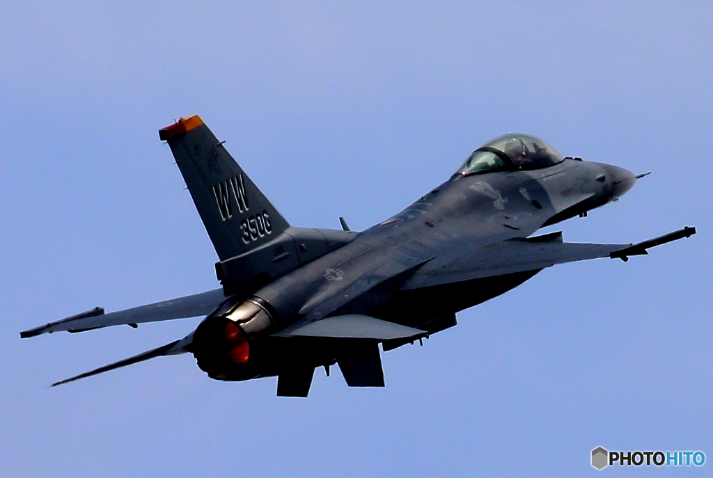 F-16