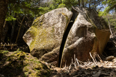 桃太郎岩
