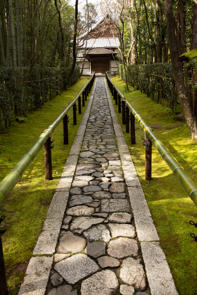 石畳の参道