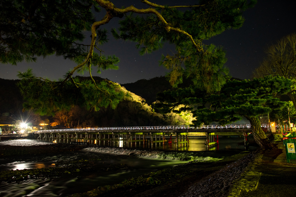 渡月橋の夜