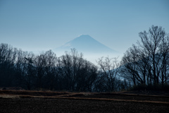 霞たなびく