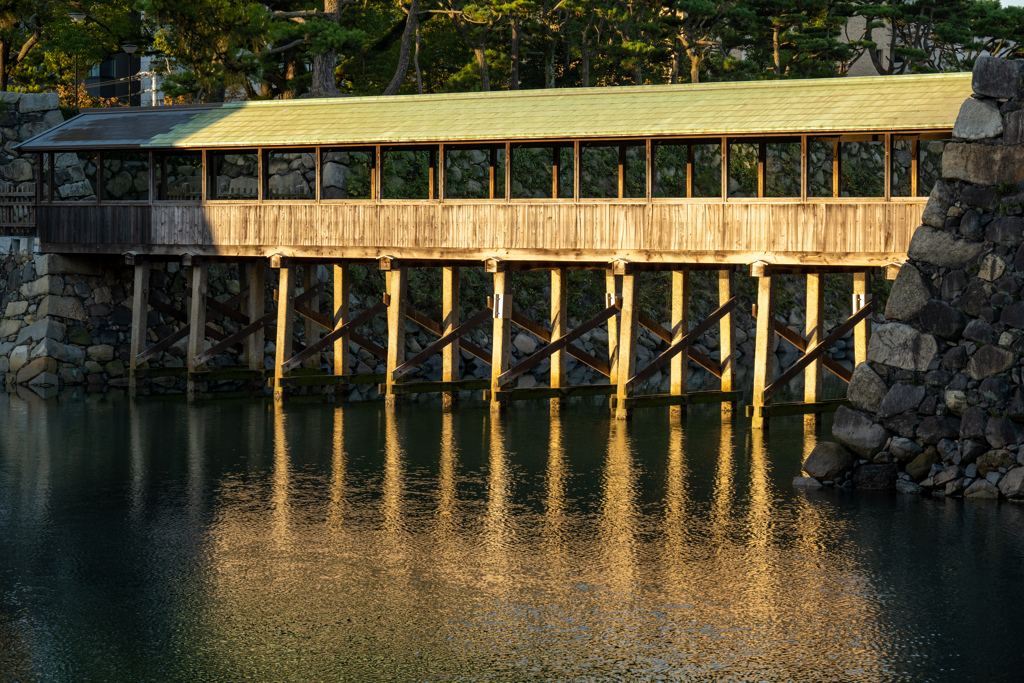 屋根付の橋