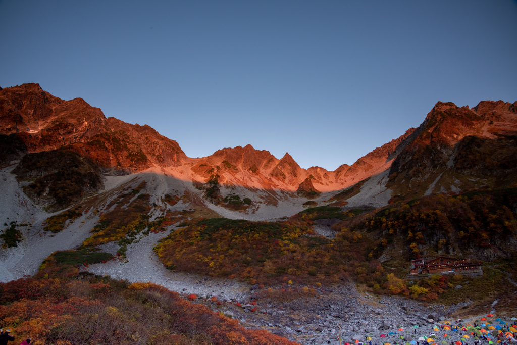 山の目覚め