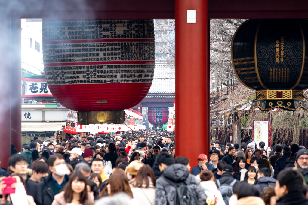 大提灯三つ