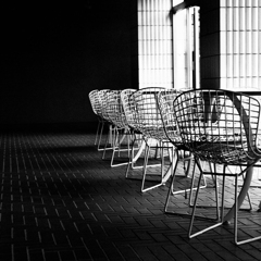 椅子の影