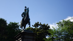 夏の上野公園を散歩する