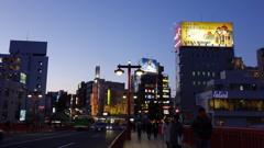 下町の夕暮れ　隅田川を歩く