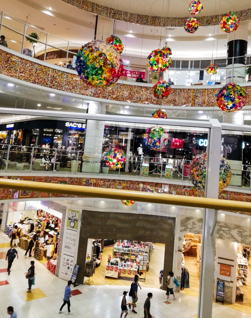 ショッピングモール①