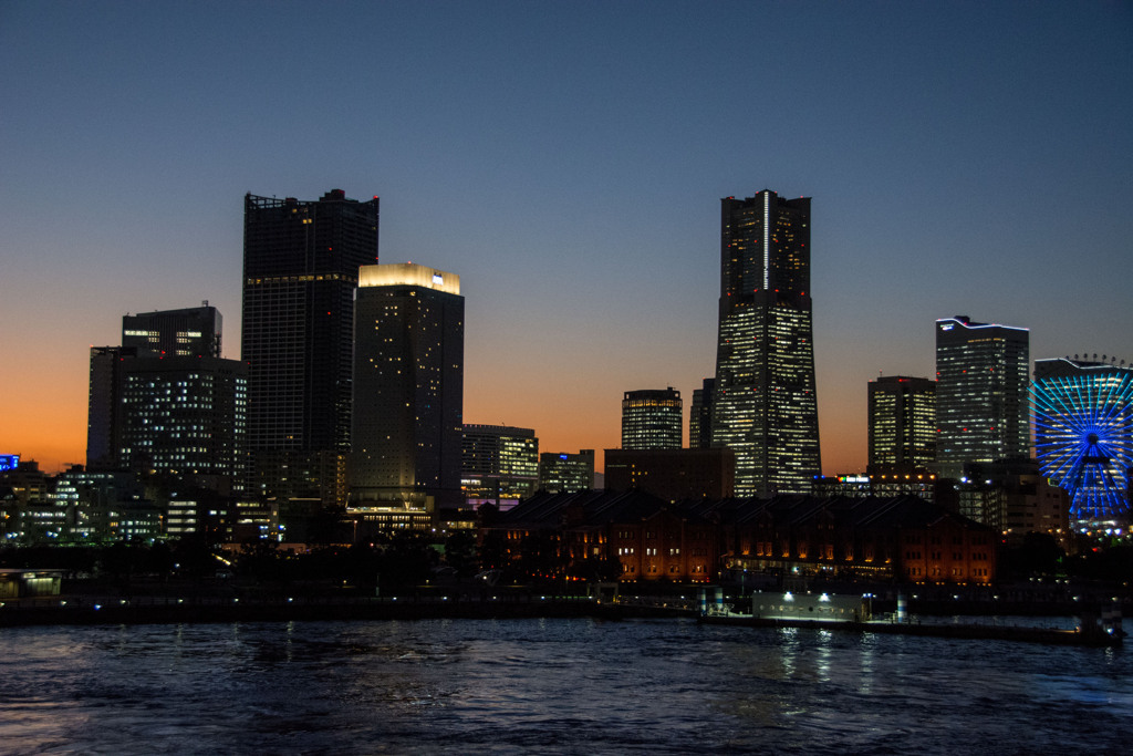 みなとみらいの夕景