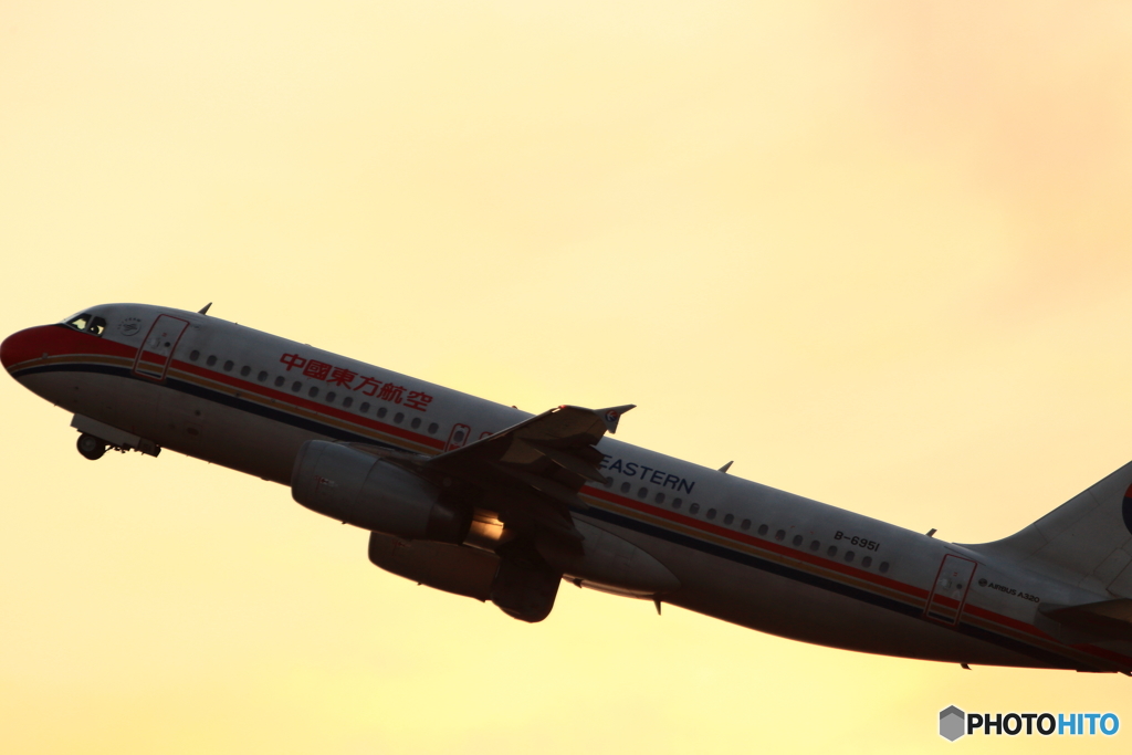 中國東方航空　take off
