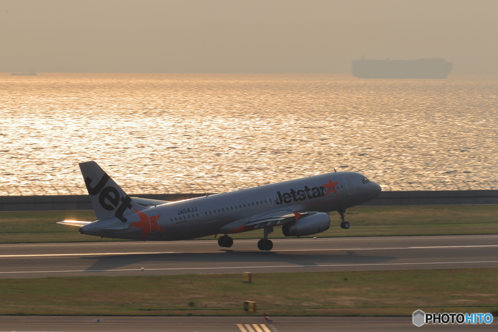 ジェットスター587便　福岡空港行き