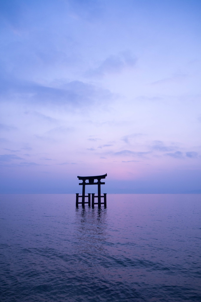 琵琶湖の朝焼け