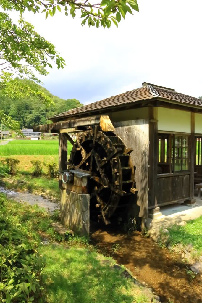 田舎の水車