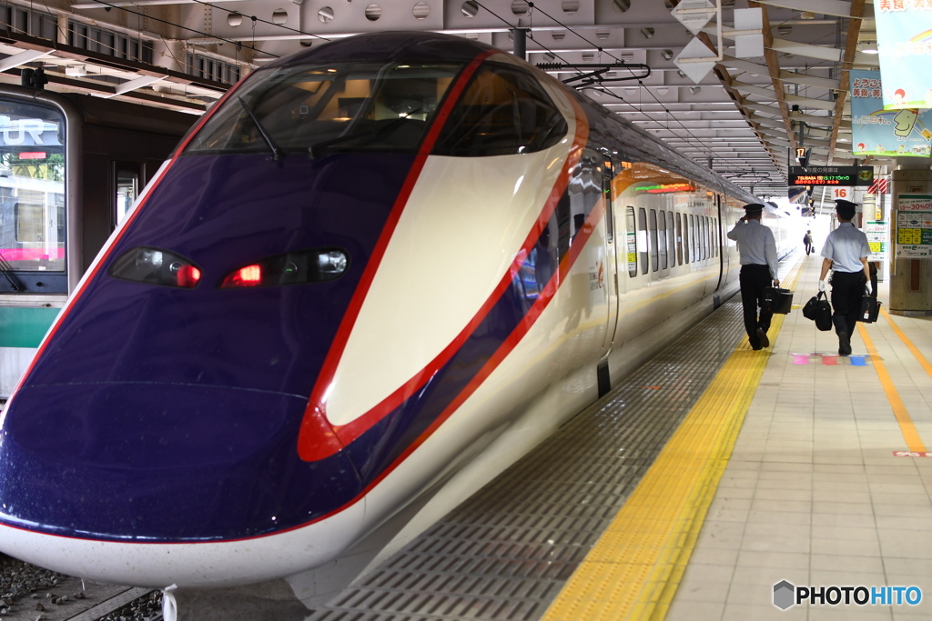 新庄駅とつばさ