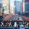 新宿駅前の横断歩道