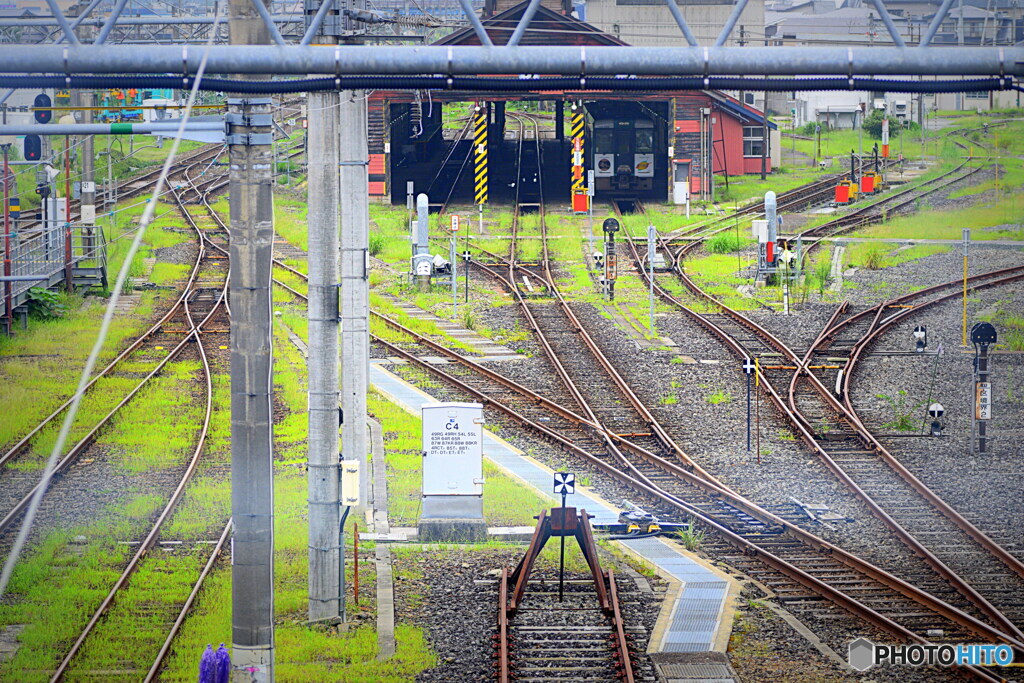 新庄駅の機関庫と 線路