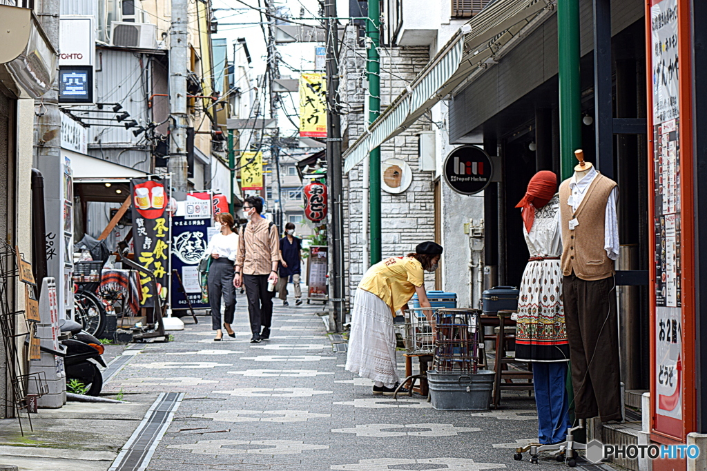 色々な物がある小路