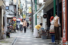 色々な物がある小路