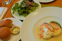 女性会での昼食