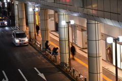 夜の歩道