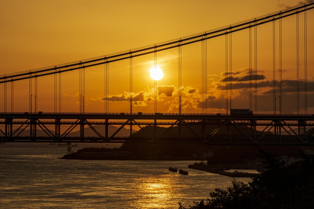 夕暮れの瀬戸大橋