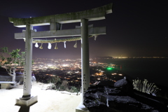 鳥居から見える夜景