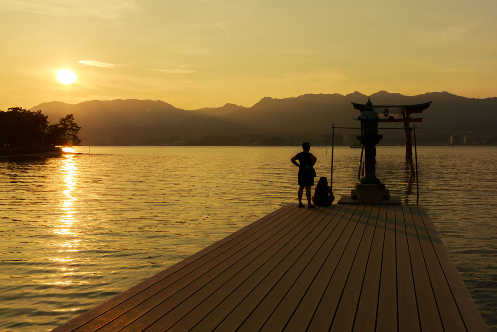 厳島神社からの夕焼け