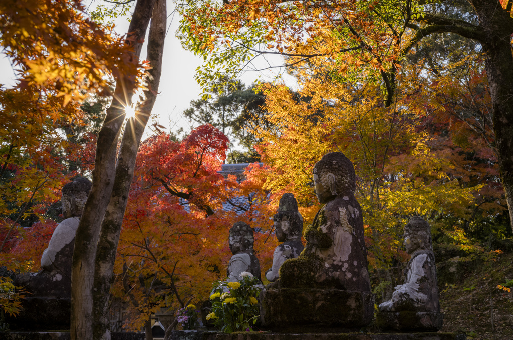 お地蔵様と紅葉