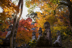 お地蔵様と紅葉