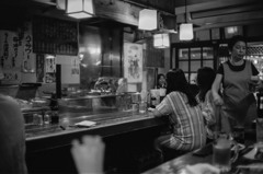 何を食っても300円！