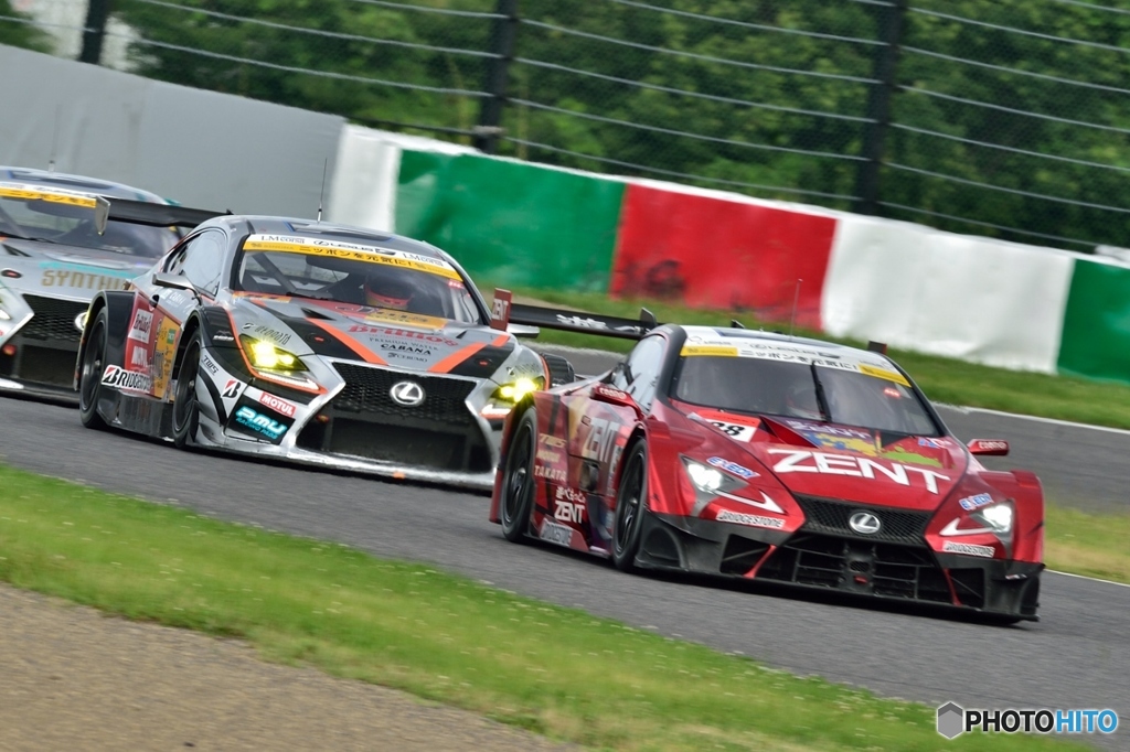 レクサスの行進